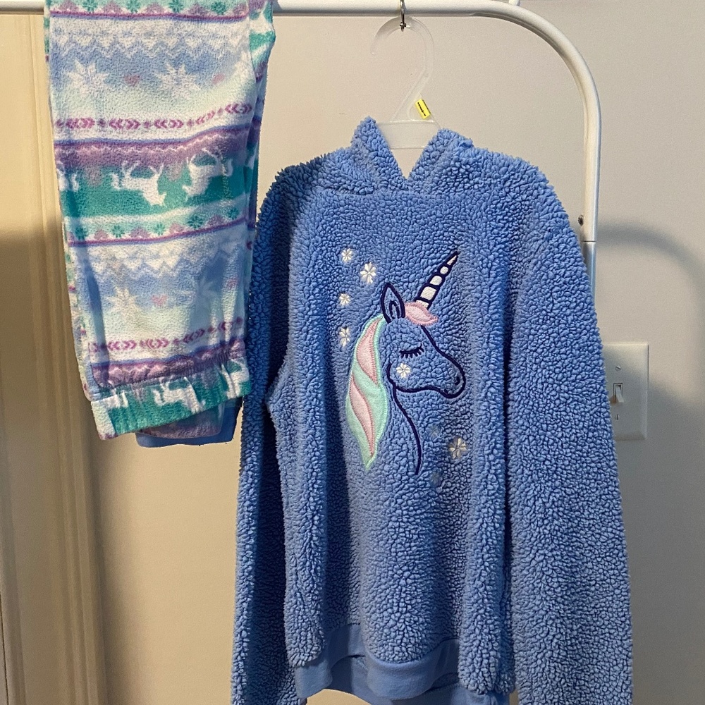 Unicorn Winter Pajama Set, Hooded. Size: 7/8